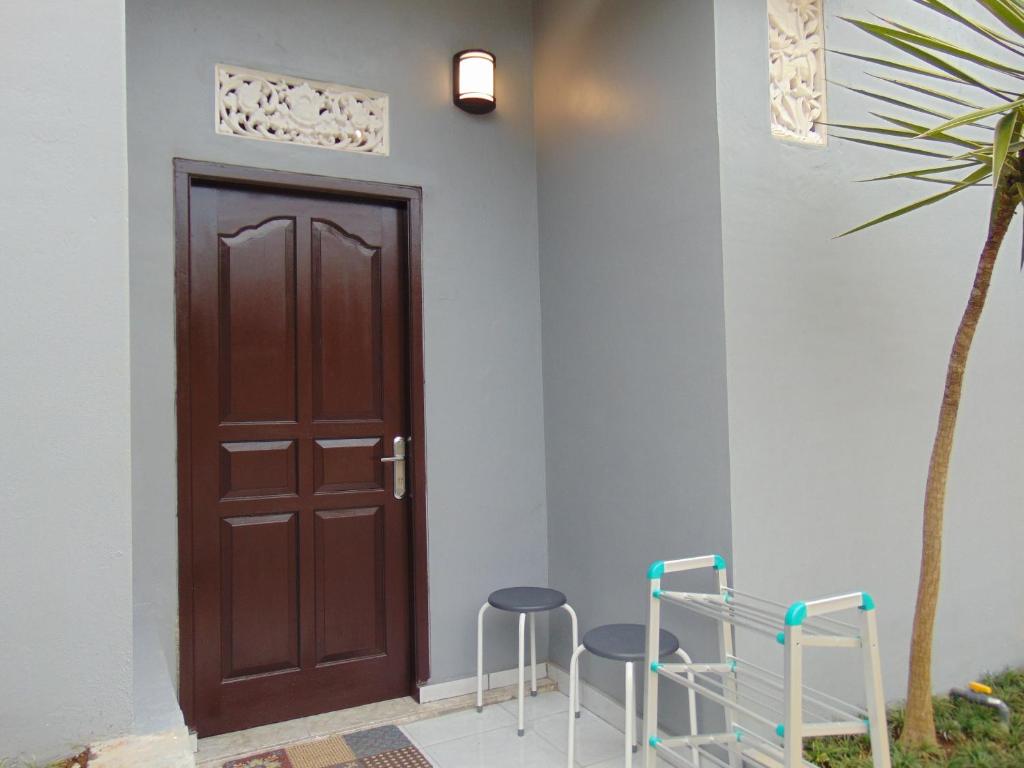 Двухместный (Улучшенный двухместный номер с 1 кроватью) гостевого дома Batu Kandik Homestay, Улувату
