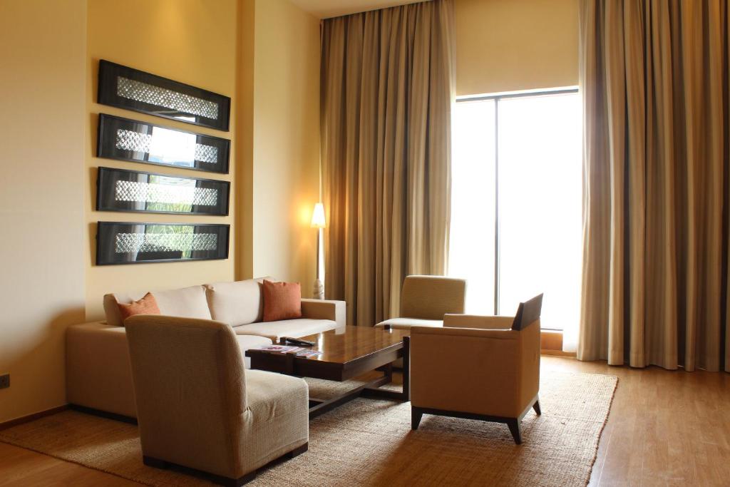 Сьюит (Hyatt Executive Suite - 25% Discount on Spa, Food & Beverages), Hyatt Hyderabad Gachibowli