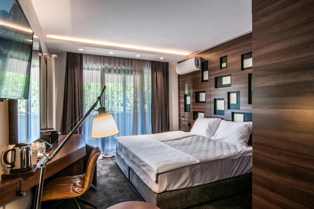 Двухместный (Номер Делюкс с кроватью размера «king-size») отеля Boutique Hotel Natalija Residence, Белград