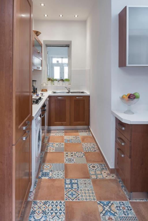 Вилла (Вилла с 4 спальнями), Athenian House in Plaka - 4 Bdrm Villa - 10 adults