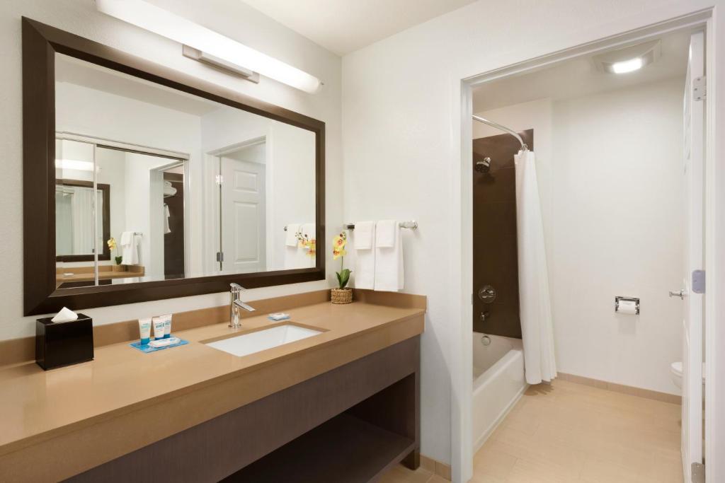 Двухместный (Номер с кроватью размера «queen-size»), Hyatt House Miami Airport