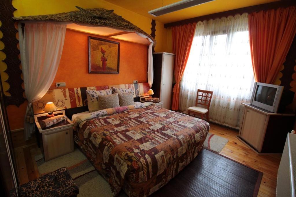 Двухместный (Улучшенный двухместный номер с 1 кроватью) гостевого дома Guest House Unika, Трявна
