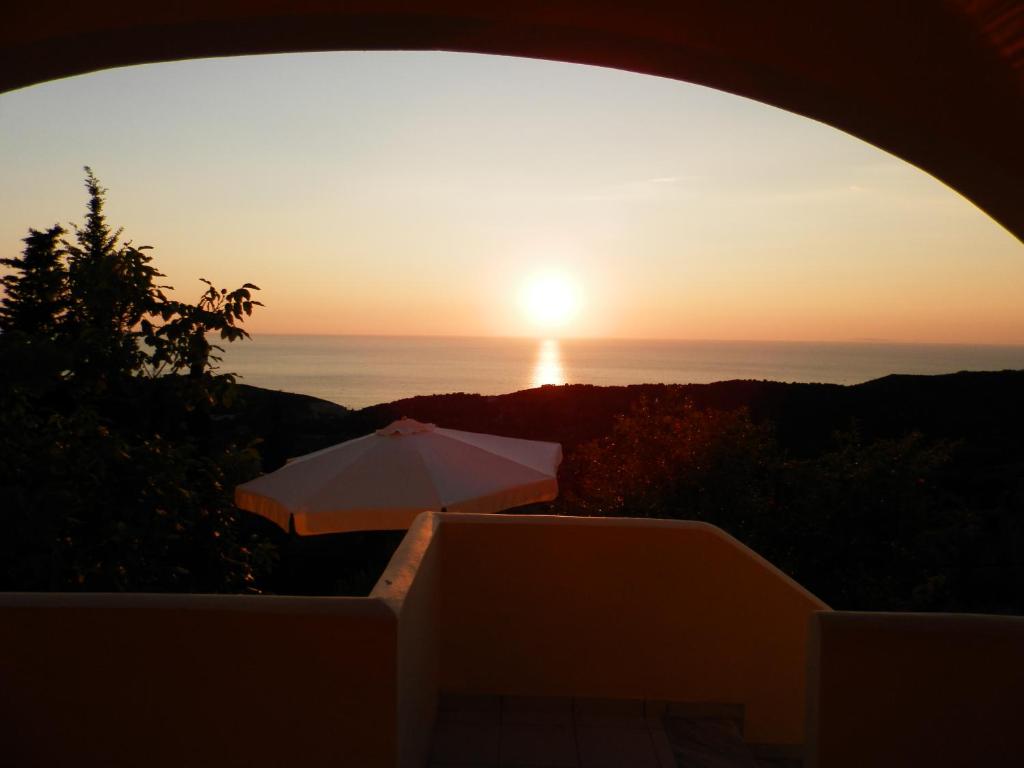 Студио (Номер-студио с видом на море) апарт-отеля Green Villa with terrace, Айос-Никитас