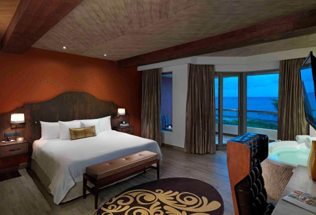 Сьюит (Люкс Rock Platinum) курортного отеля Hard Rock Hotel Riviera Maya - Hacienda All Inclusive, Пуэрто-Авентурас