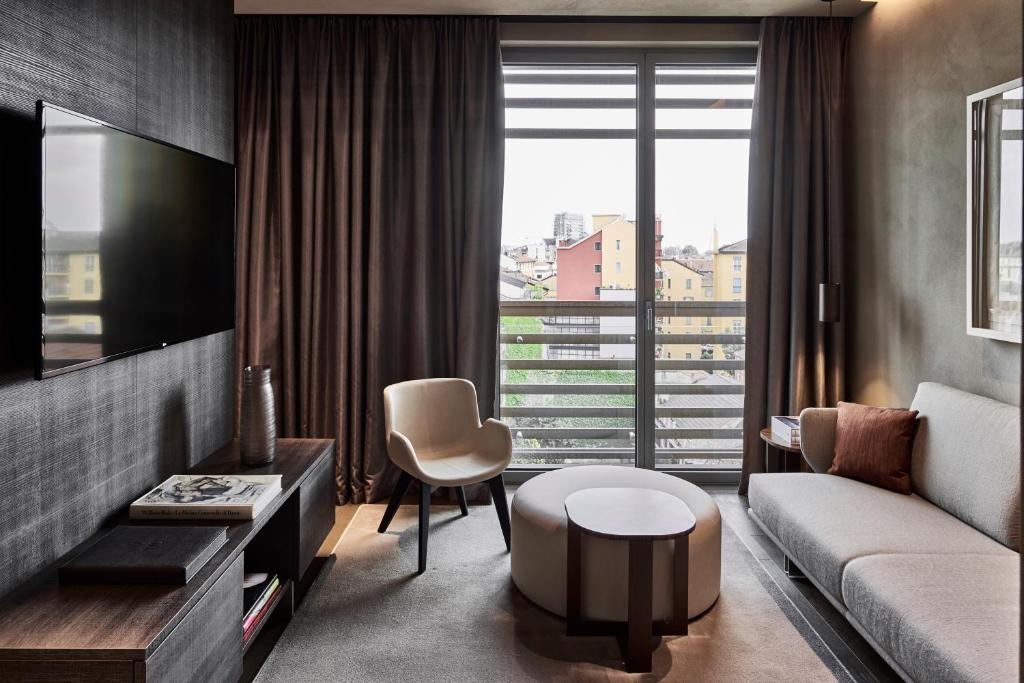 Сьюит (Полулюкс), Hotel VIU Milan