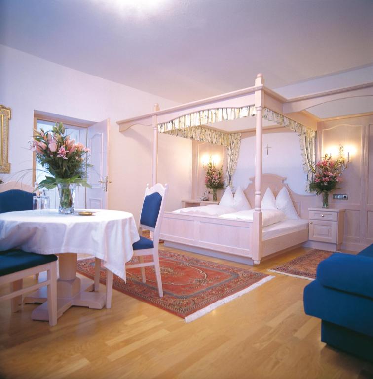 Семейный (Семейный номер) отеля Gartenhotel Maria Theresia, Инсбрук