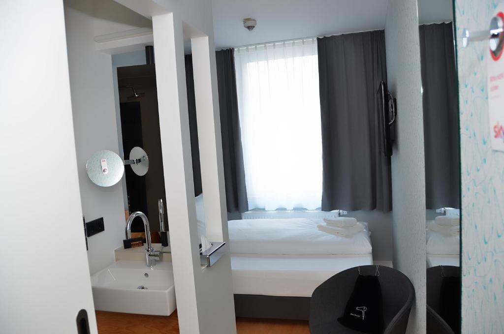 Одноместный (Одноместный номер эконом-класса), mk | hotel münchen city