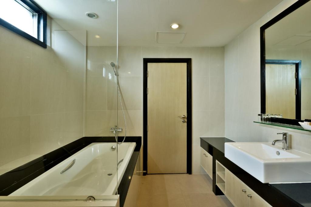 Двухместный (Апартаменты с 2 спальнями) апарт-отеля Abloom Exclusive Serviced, Бангкок