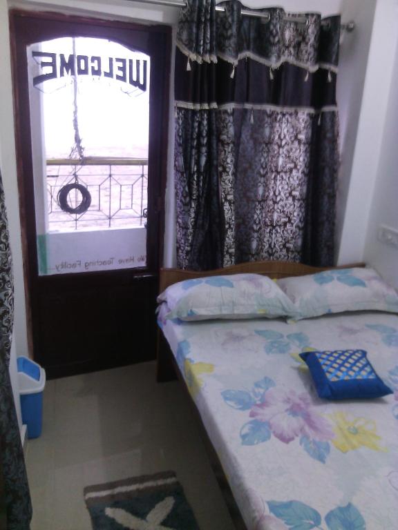 Одноместный (Одноместный номер Делюкс с балконом) гостевого дома Ganga Paying Guest House, Варанаси