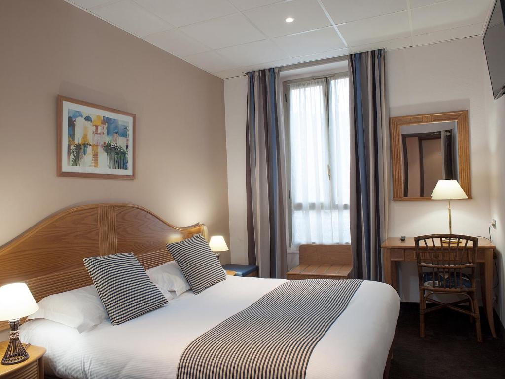 Двухместный (Стандартный двухместный номер с 1 кроватью или 2 отдельными кроватями) отеля Hôtel Esprit d'Azur, Ницца