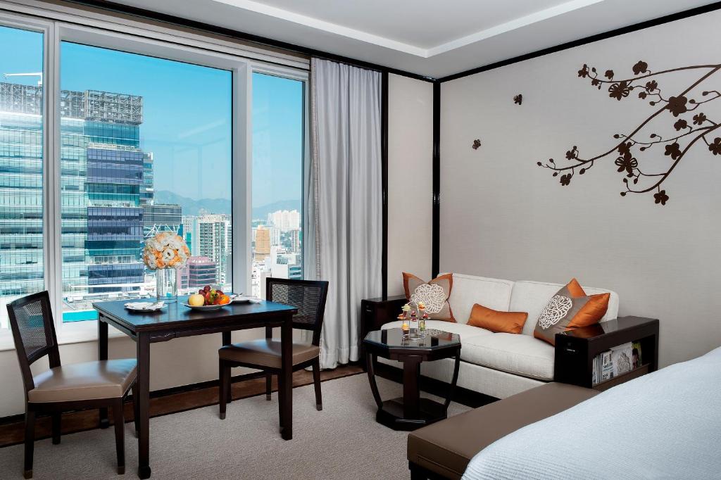 Трехместный (Двухместный номер «Гранд» Делюкс с 1 кроватью или 2 отдельными кроватями) отеля The Peninsula Hong Kong, Гонконг (город)