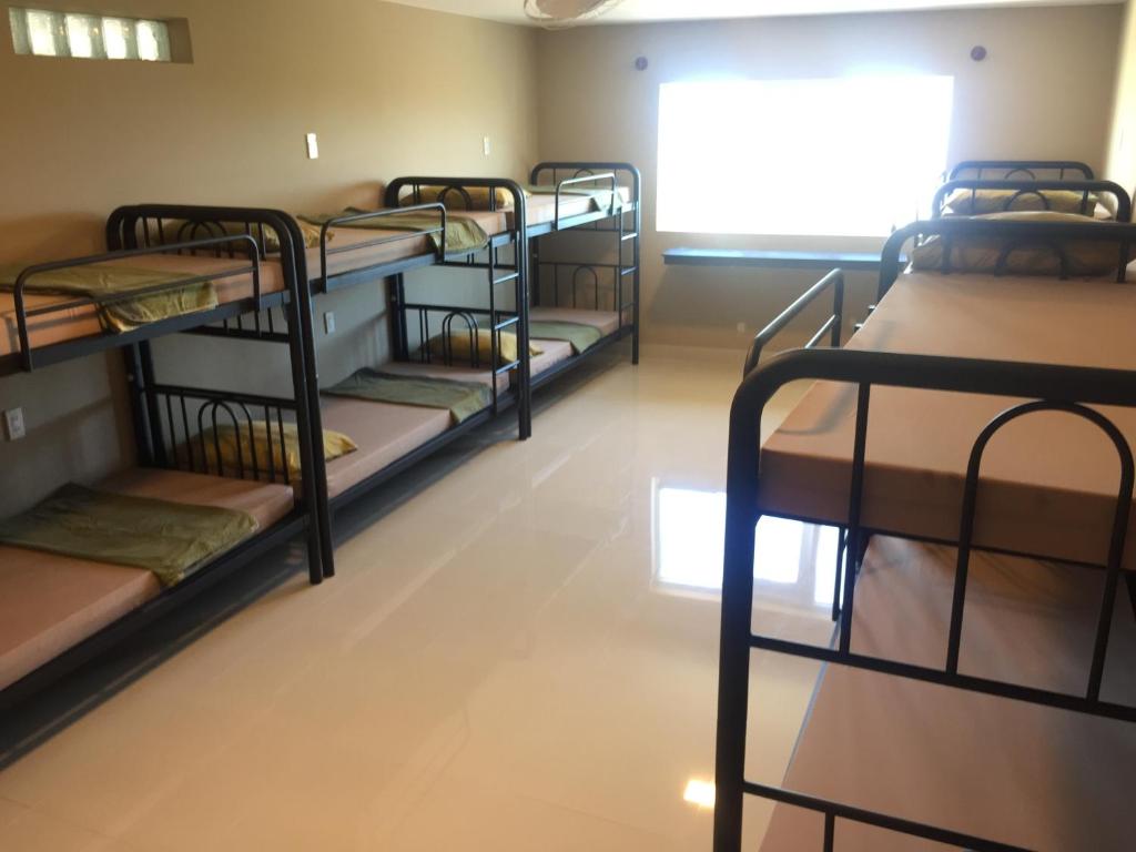 Номер (Кровать в общем номере для мужчин и женщин с 10 кроватями) хостела Mui Ne Hills Backpackers, Фантхьет