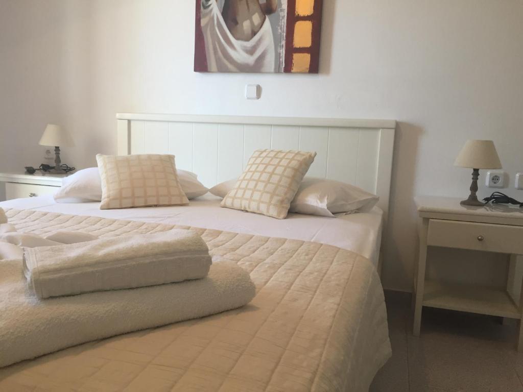 Двухместный (Двухместный номер с 1 кроватью или 2 отдельными кроватями и балконом) гостевого дома Asteras, Андипарос