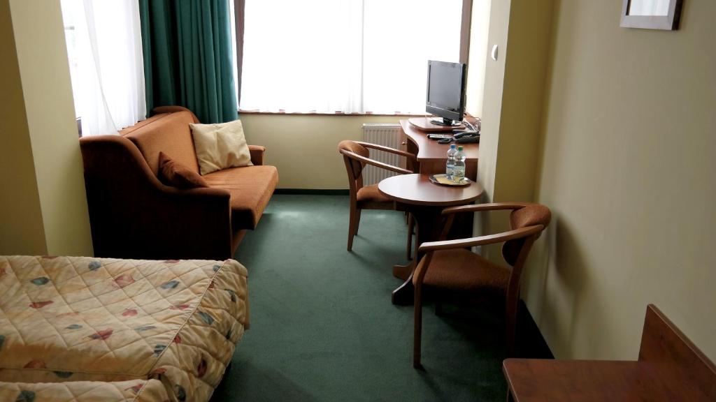 Двухместный (Двухместный номер «Комфорт» с 1 кроватью или 2 отдельными кроватями) апарт-отеля Hotel Halny, Карпач