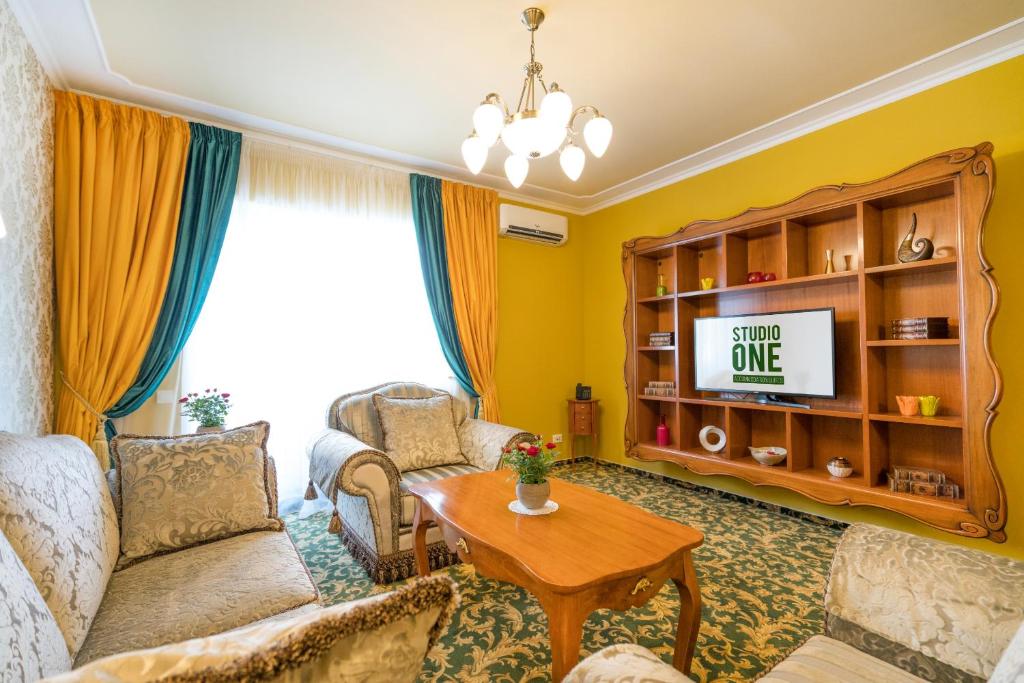 Сьюит (Президентский люкс), Studio One Accommodation Suites