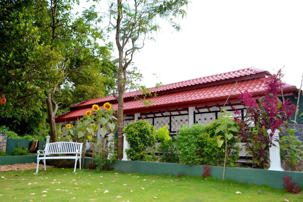 Номер (Бунгало Делюкс с видом на сад) курортного отеля Bandarawela Holiday Bungalow, Бандаравела