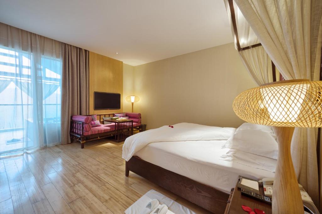 Двухместный (Номер Делюкс с кроватью размера «queen-size») отеля Sheenjoy Hotel Chongqing, Чунцин