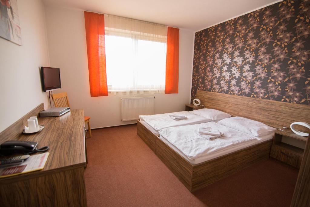Двухместный (Двухместный номер с 1 кроватью или 2 отдельными кроватями) отеля Olympionik, Мельник