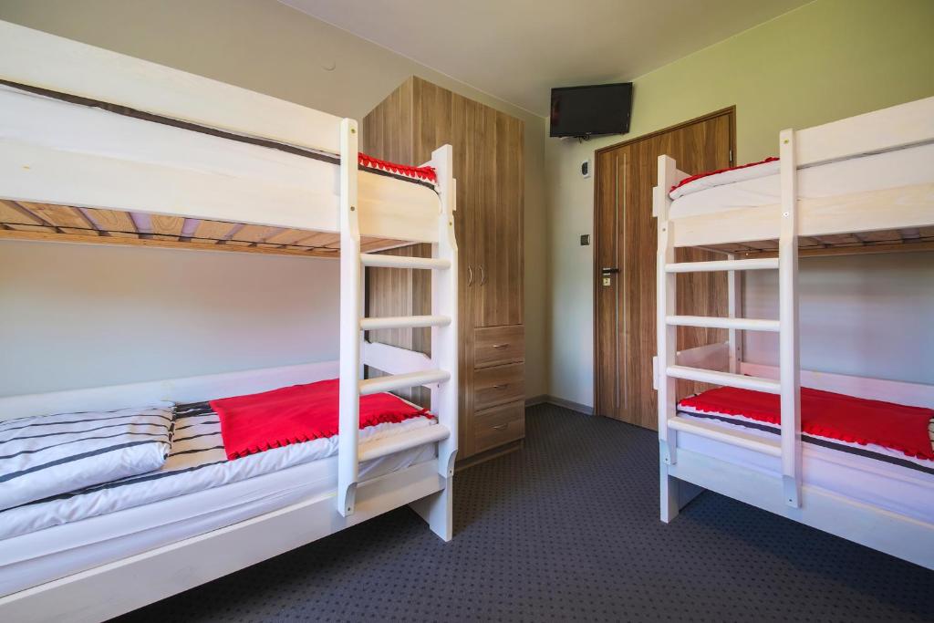 Семейный (Семейный номер со спальными местами на двухъярусных кроватях (для 5 взрослых)) гостевого дома B&M Guesthouse, Освенцим