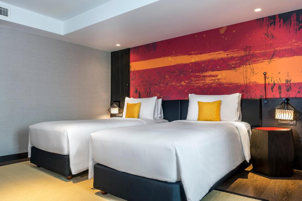 Двухместный (Двухместный номер Privilege с 2 отдельными кроватями) отеля Mercure Bangkok Sukhumvit 11, Бангкок