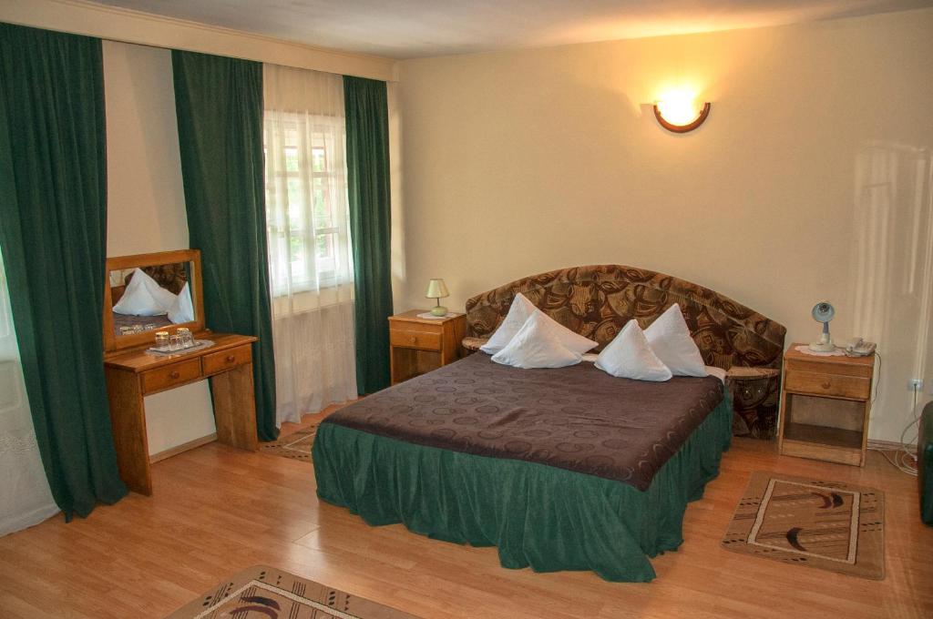 Двухместный (Стандартный двухместный номер с 1 кроватью) мотеля Motel Siesta, Сигету-Мармацией