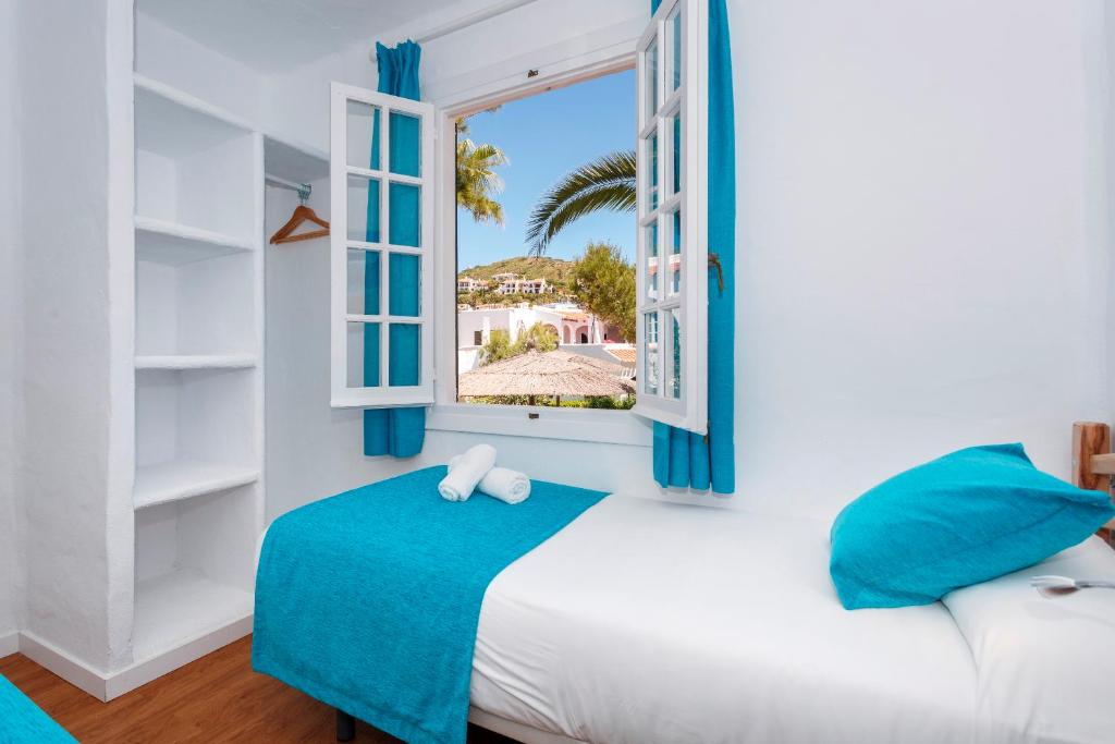 Апартаменты (Апартаменты с двумя спальнями с боковым видом на море (для 4 взрослых + 2 детей)) апартамента Carema Garden Village, Инка
