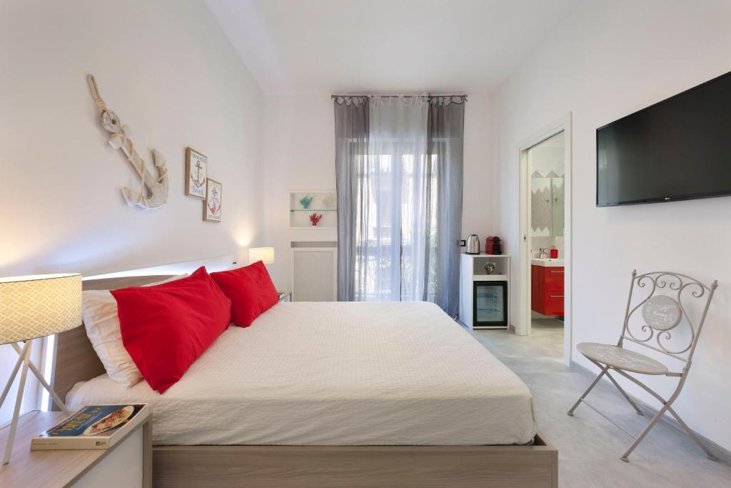 Двухместный (Двухместный номер Делюкс с 1 кроватью и балконом) гостевого дома Sorrento Flower Rooms, Сорренто