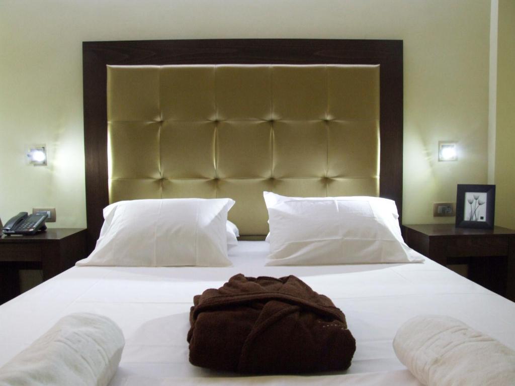 Двухместный (Улучшенный двухместный номер с 1 кроватью) отеля Ellinis Hotel, Ханья