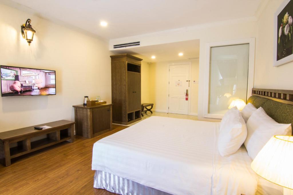 Двухместный (Стандартный двухместный номер с 1 кроватью) отеля Phoenix Hotel Vung Tau, Вунгтау