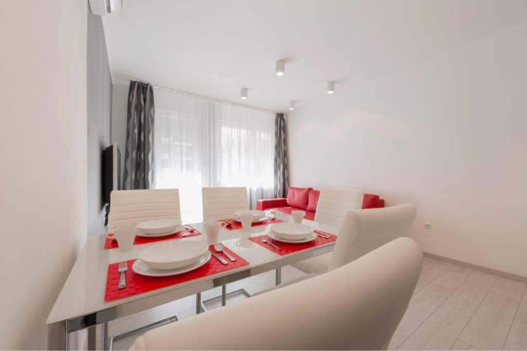 Апартаменты (White Home - Апартаменты с 2 спальнями - 1075 Budapest Király utca 3.), Basilica Apartments