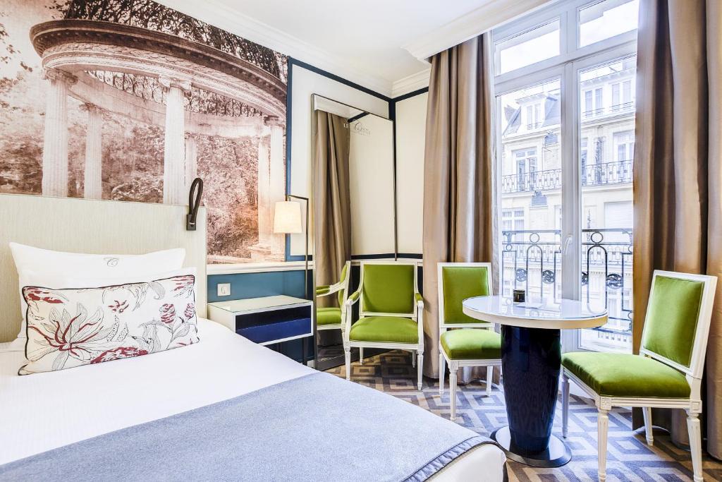 Двухместный (Суперлюкс с видом на внутренний двор) апарт-отеля Fraser Suites Le Claridge Champs-Elysées, Париж
