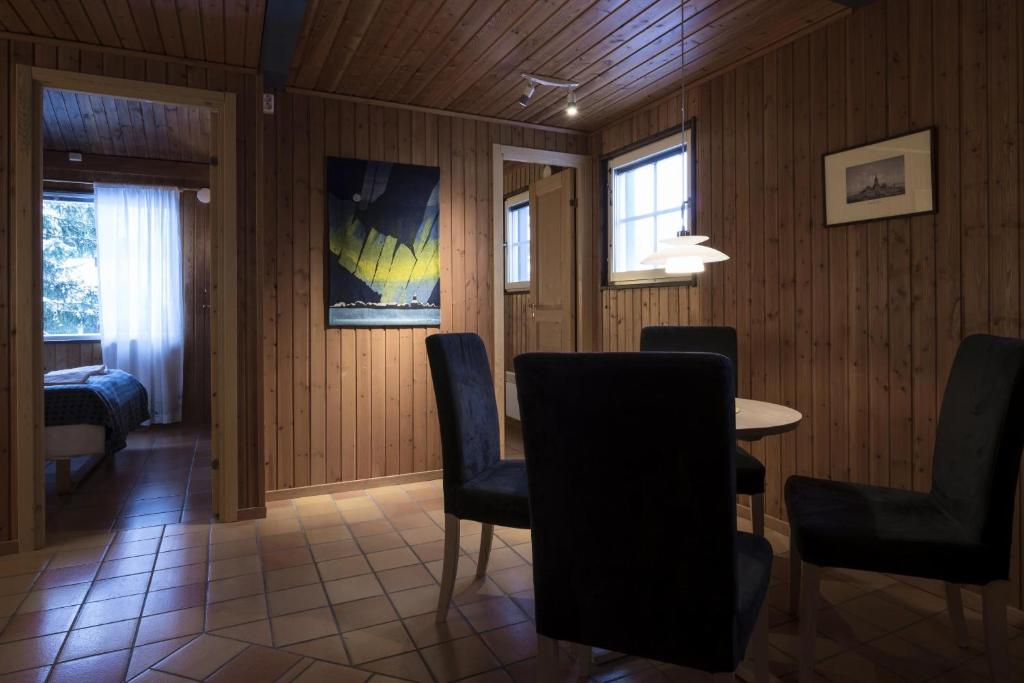 Апартаменты (Арктическое шале - Теплые тона) отеля Icehotel, Юккасъярви