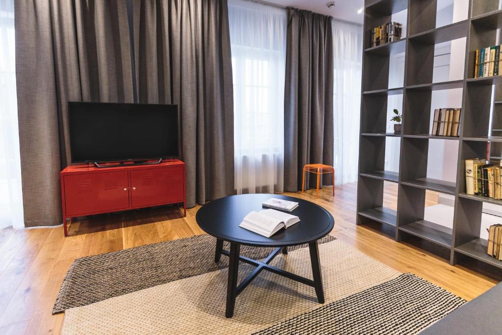 Апартаменты (Апартаменты «Арт-Пентхаус» с 1 спальней и террасой), Riga Lux Apartments - Skolas