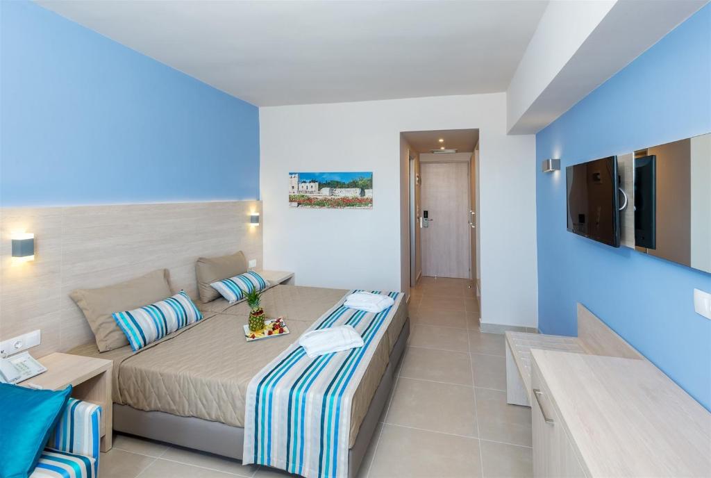 Двухместный (Улучшенный двухместный номер с 1 кроватью или 2 отдельными кроватями и видом на море) отеля Irene Palace Beach Resort, Колимбия