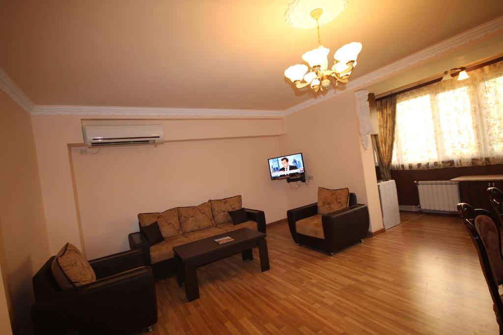 Саят Нова отель Ереван. Damus Apartments Ереван. City Centre Hotel Yerevan by Picnic 3*. Bnakaran Erevanum karucapatoxic.