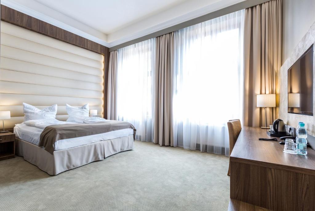 Двухместный (Улучшенный двухместный номер с 1 кроватью) отеля Hotel Elektor, Краков