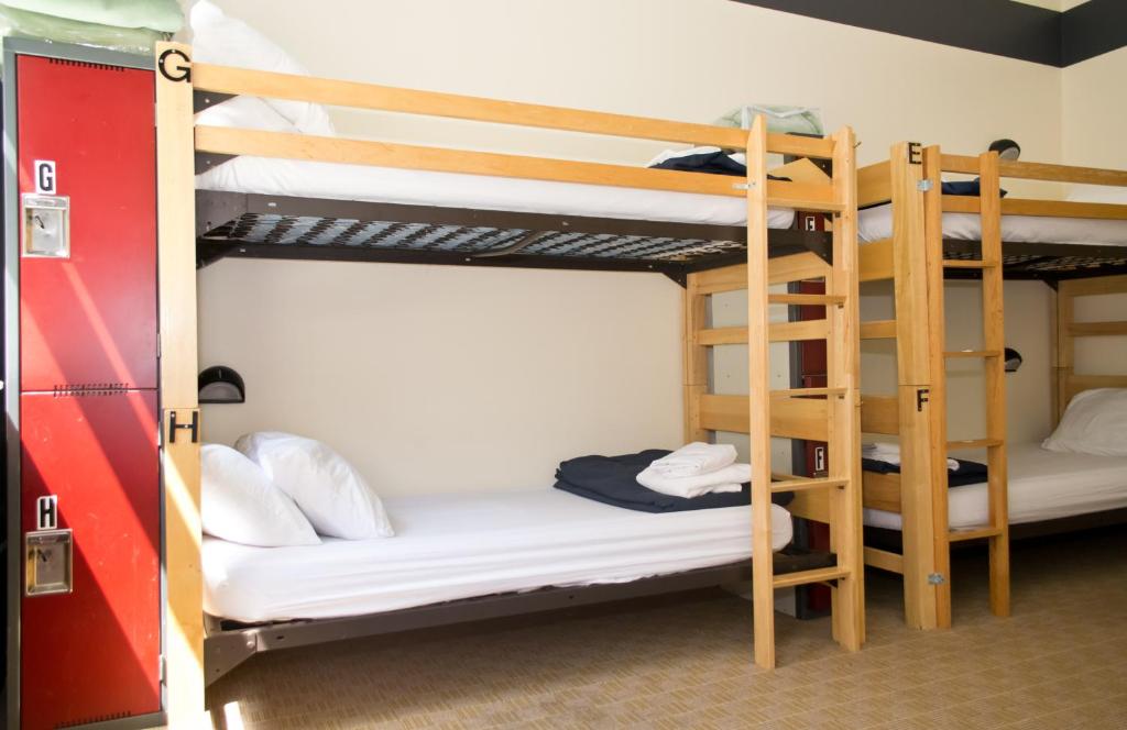 Номер (Кровать в общем 8-местном номере для женщин - С ванной комнатой), HI Chicago Hostel