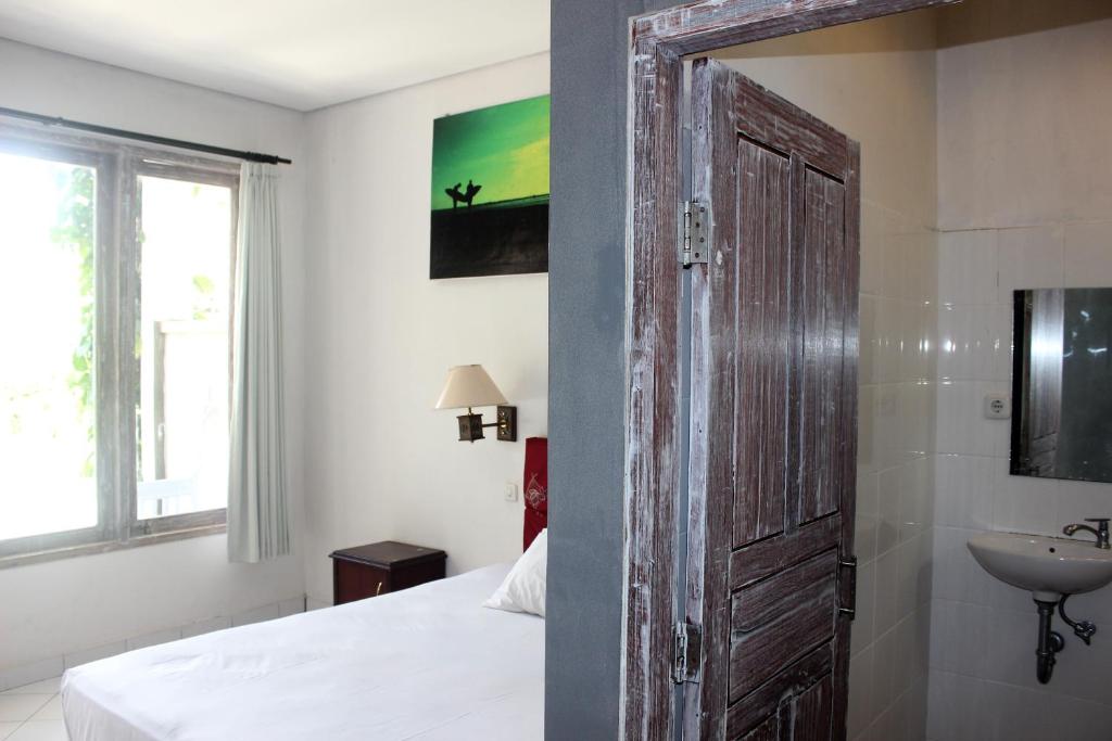 Двухместный (Стандартный двухместный номер с 1 кроватью или 2 отдельными кроватями) гостевого дома Bingin Inn, Улувату