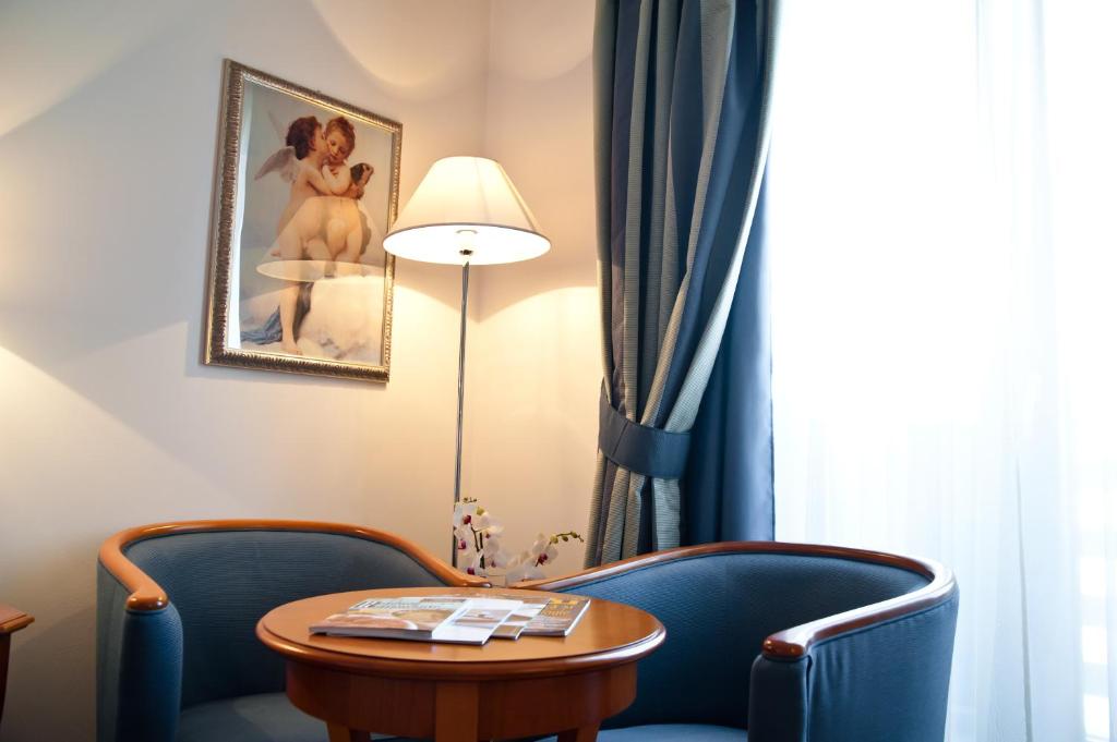 Двухместный (Двухместный номер Делюкс с 1 кроватью или 2 отдельными кроватями) отеля Hotel Beyfin, Клуж-Напока