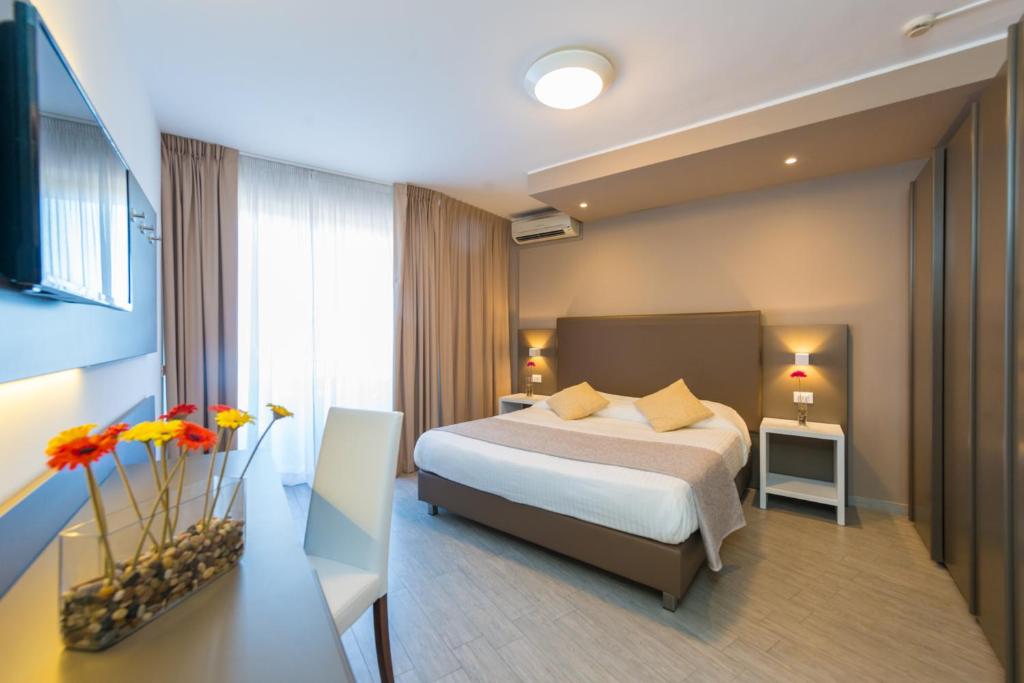 Двухместный (Улучшенный двухместный номер с 1 кроватью и хорошим видом) отеля Hotel Bel 3, Палермо