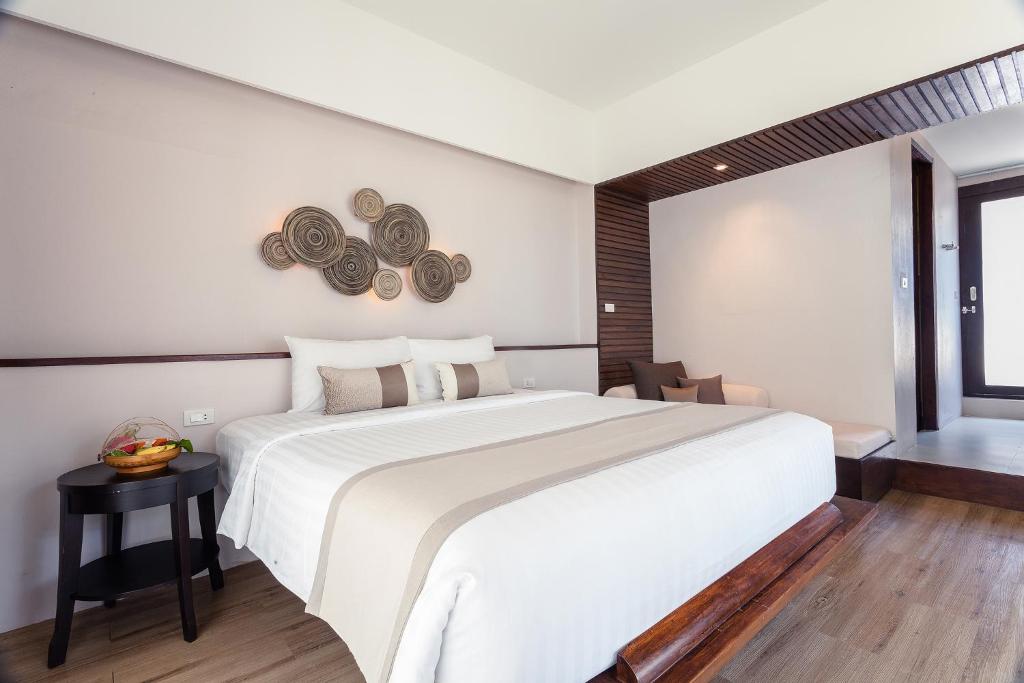 Двухместный (Двухместный номер Делюкс с 1 кроватью и ванной) курортного отеля Sarikantang Resort And Spa, Пханган