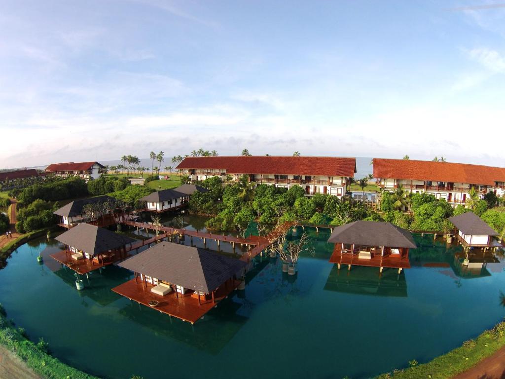 Вилла (Специальное предложение Staycation: Размещение на вилле над водой (скидка 15% на еду и напитки и скидка 10% на прогулки на лодке)) курортного отеля Anantaya Resort & Spa Chilaw, Чилау