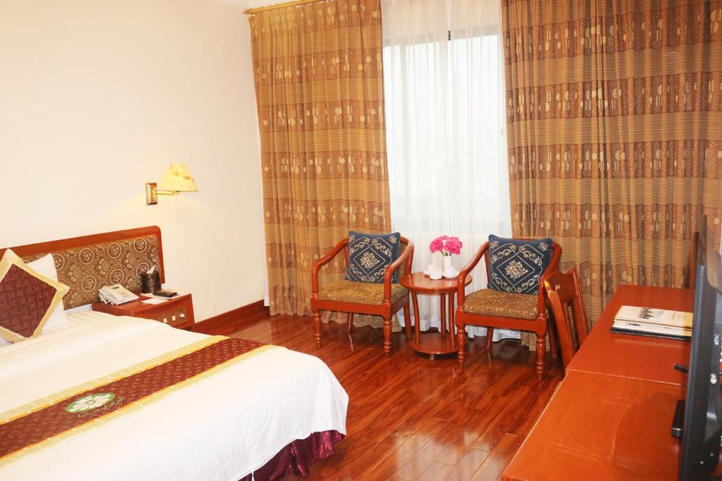 Двухместный (Двухместный номер Делюкс с 1 кроватью или 2 отдельными кроватями) отеля Central Hotel, Куангнгай