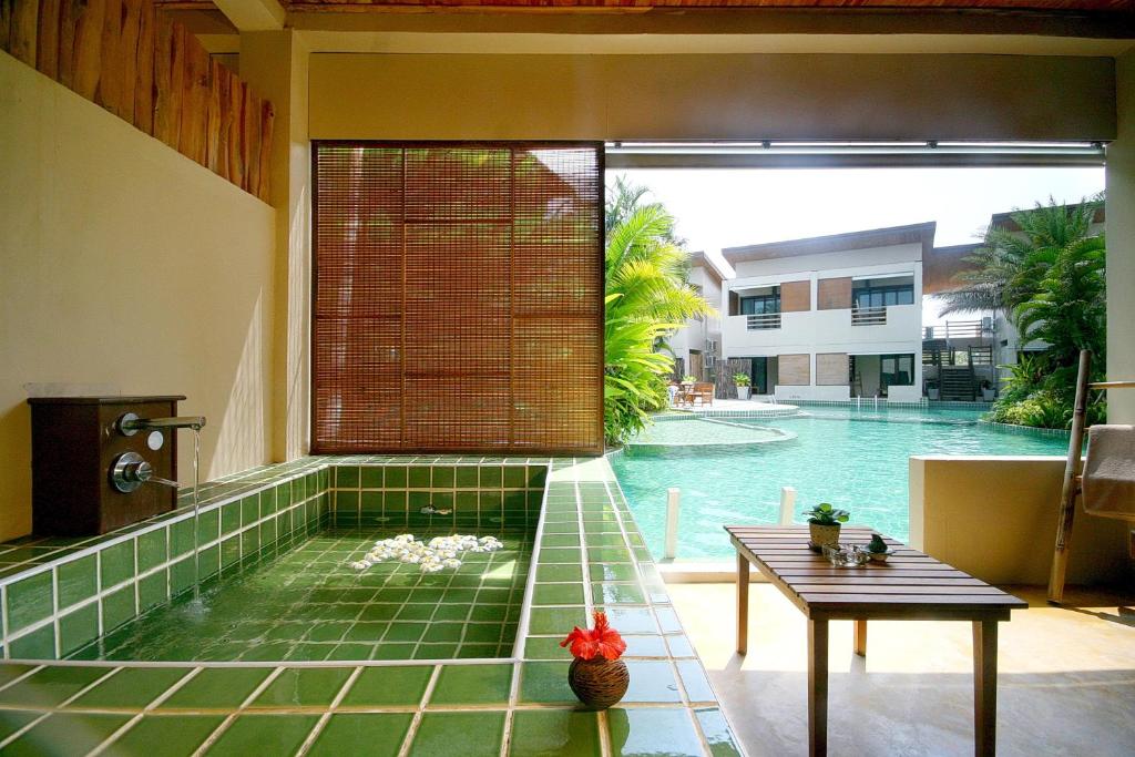 Двухместный (Двухместный номер с 1 кроватью и выходом к бассейну) отеля The Hideaway Resort, Хуахин