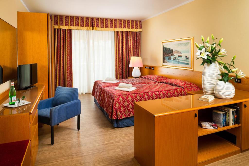 Двухместный (Двухместный номер Делюкс с 1 кроватью или 2 отдельными кроватями) отеля Hotel Metropole, Абано-Терме