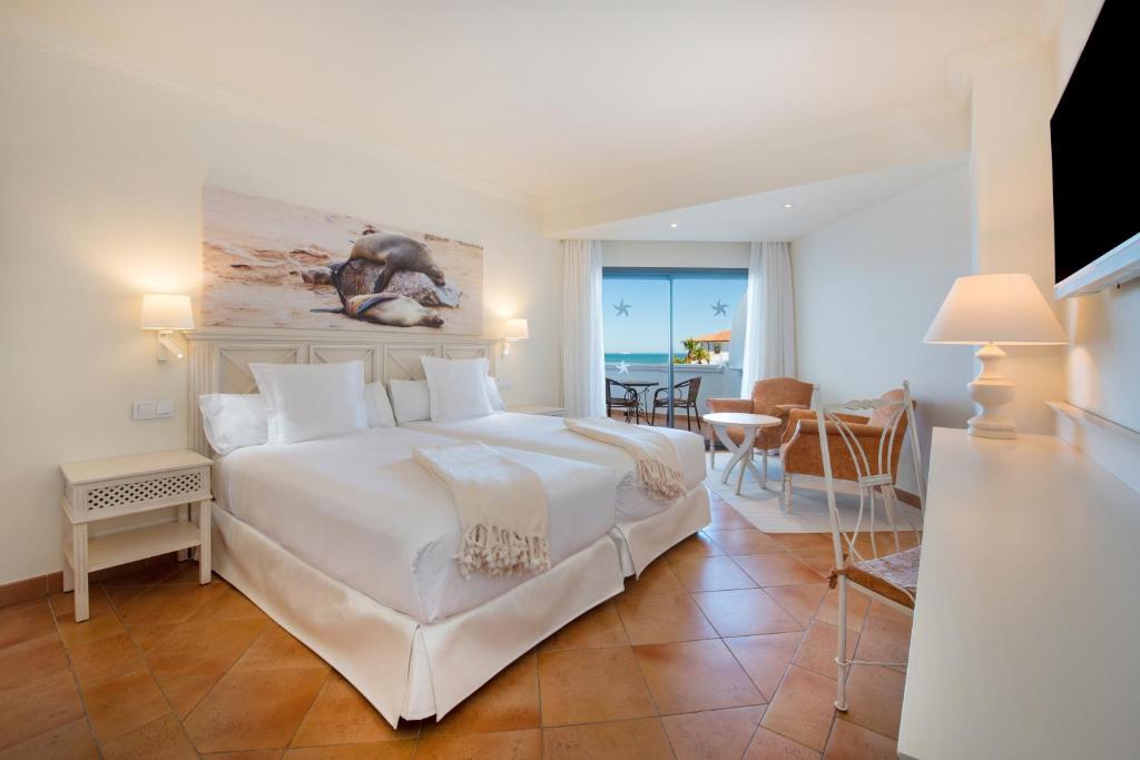 Двухместный (Двухместный номер с 2 отдельными кроватями и видом на море (для 2 взрослых)) отеля Iberostar Andalucia Playa, Кадис