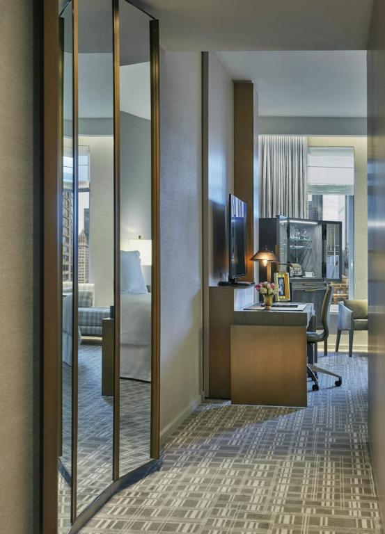 Двухместный (Номер Manhattan с кроватью размера «king-size»), Four Seasons Hotel New York Downtown