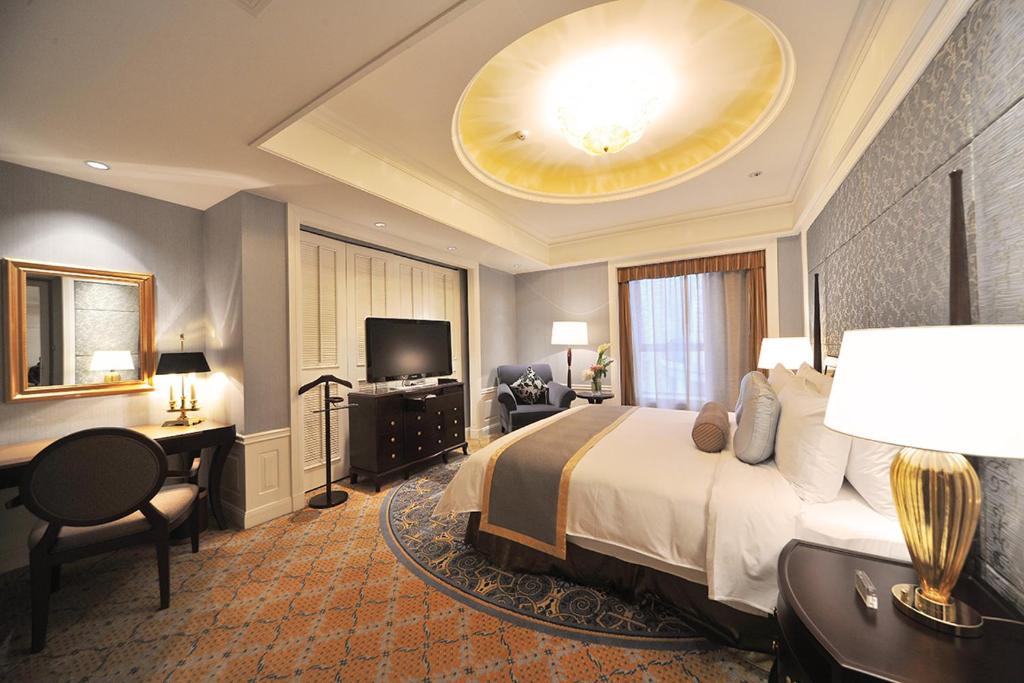 Сьюит (Представительский люкс) отеля Grand Central Hotel Shanghai, Шанхай
