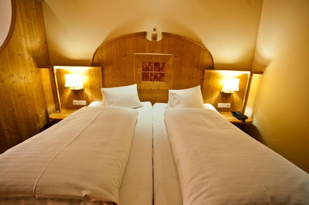 Двухместный (Улучшенный двухместный номер с 1 кроватью или 2 отдельными кроватями) отеля Panoramahotel Lärchenhof, Хайлигенблут