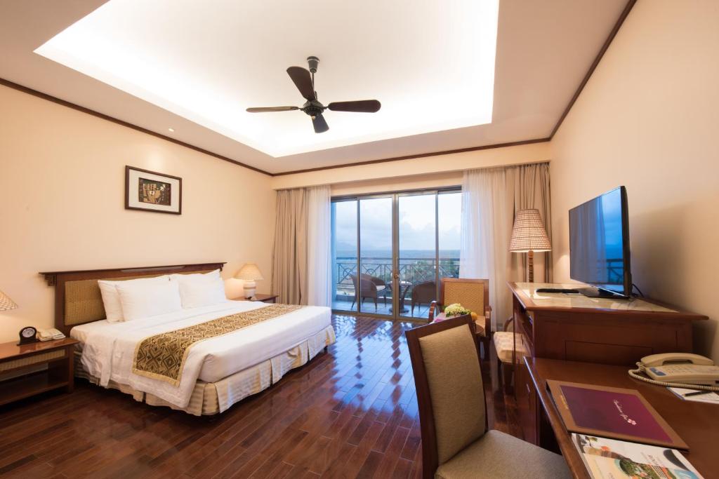 Двухместный (Двухместный номер Делюкс с 1 кроватью и видом на море - Полный пансион) курортного отеля Vinpearl Nha Trang Resort, Вин Нгуен